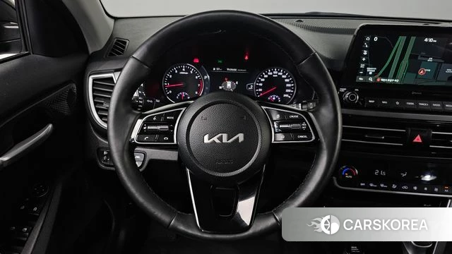 Kia Seltos 2022 Черный из Кореи, фото 5