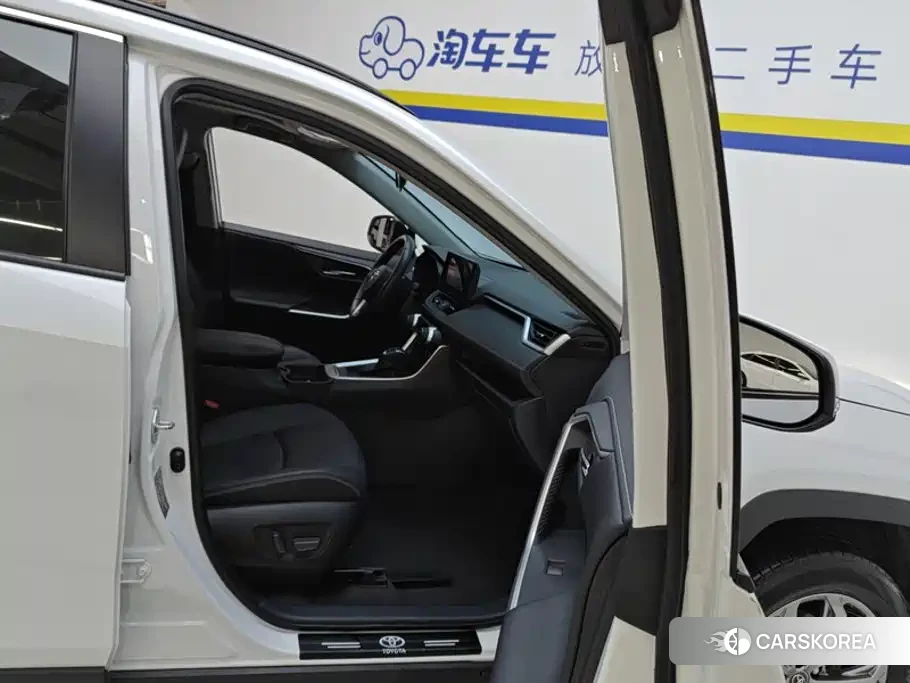 Toyota RAV4 2024 Белый из Китая, фото 5