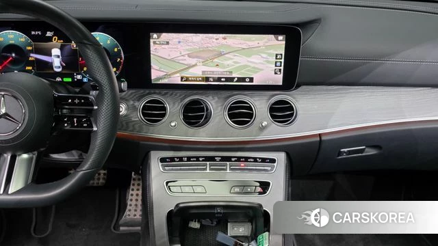 Mercedes-Benz E-Class W213 2022 Белый из Кореи, фото 5