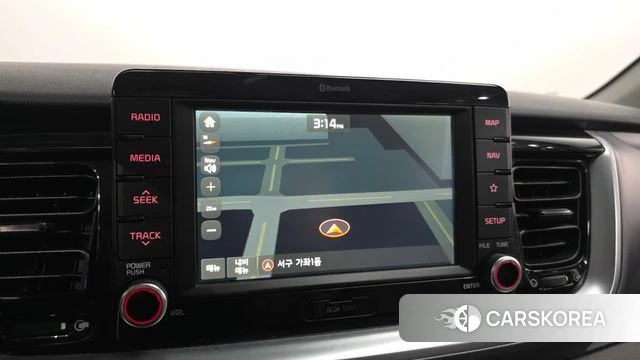 Kia Stonic 2018 Белый из Кореи, фото 5