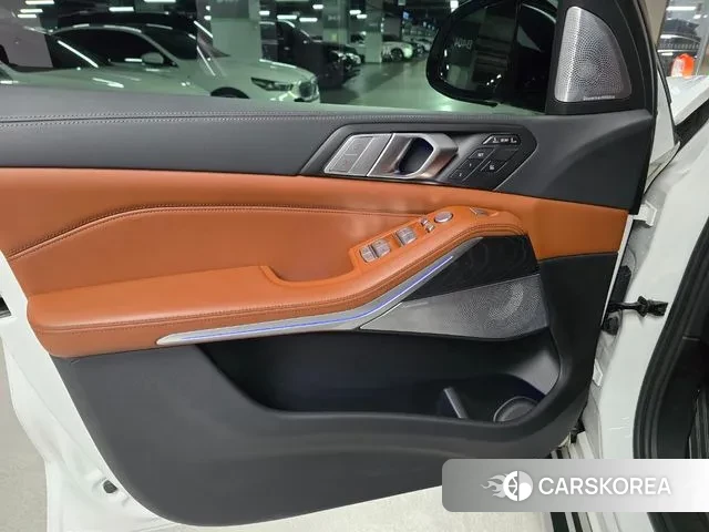 BMW X7 (G07) 2022 Белый из Кореи, фото 5