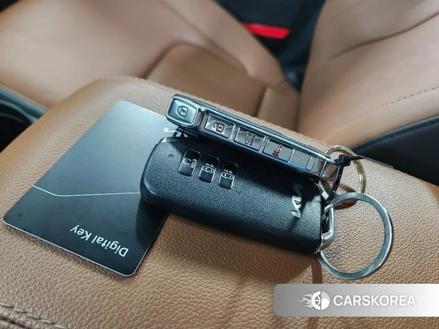 Kia Sportage 5th Generation Hybrid 2023 Белый из Кореи, фото 5