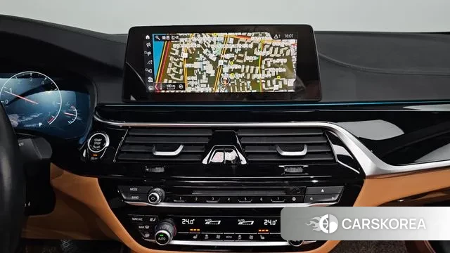 BMW 5 Series (G30) 2019 Белый из Кореи, фото 5