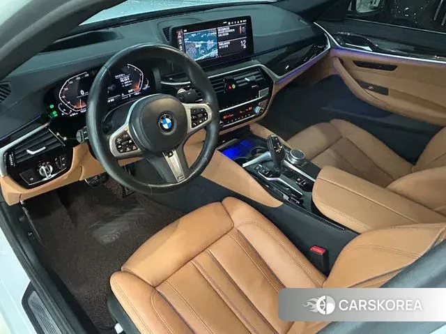 BMW 5 Series (G30) 2022 Белый из Кореи, фото 5