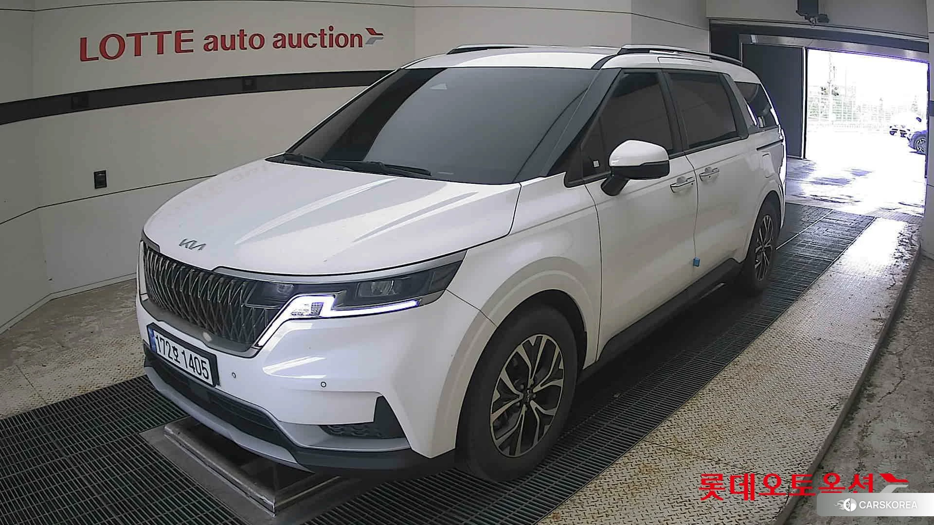 Kia Carnival 2023 Snow White Pearl (optional) из Кореи, фото 5
