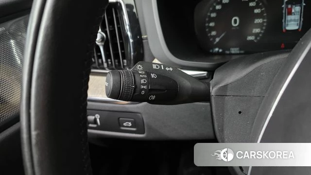 Volvo XC60 second Generation 2019 Белый из Кореи, фото 5