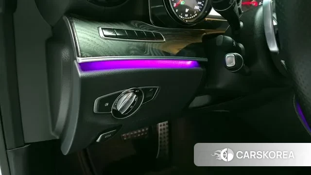 Mercedes-Benz E-Class W213 2018 Белый из Кореи, фото 5