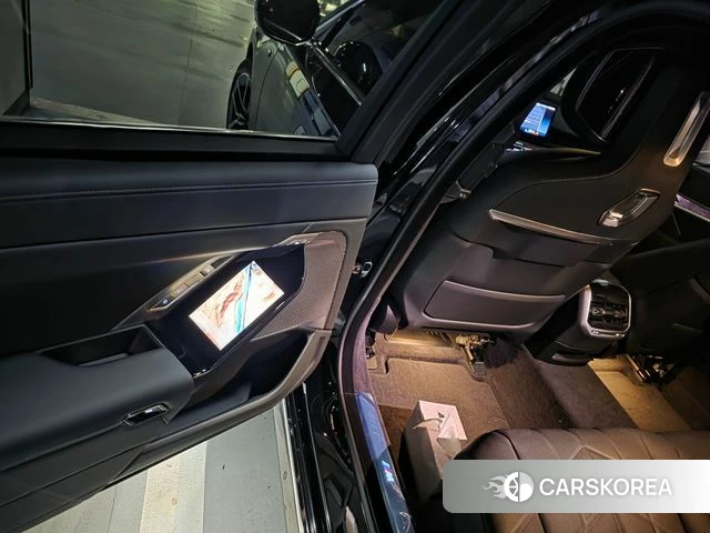 BMW 7 Series (G70) 2025 Черный из Кореи, фото 5