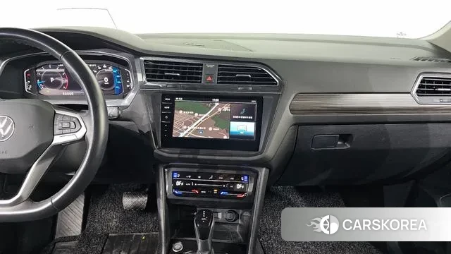 Volkswagen Tiguan Allspace 2023 Белый из Кореи, фото 5