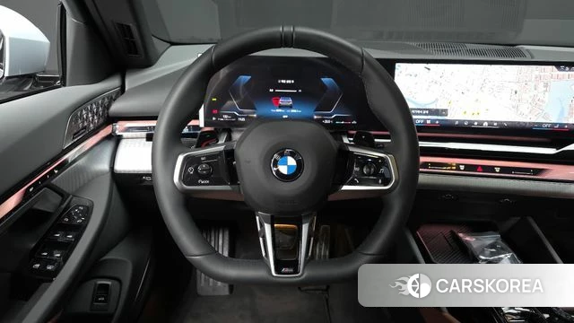 BMW 5 Series (G60) 2025 Серебристо-серый из Кореи, фото 5