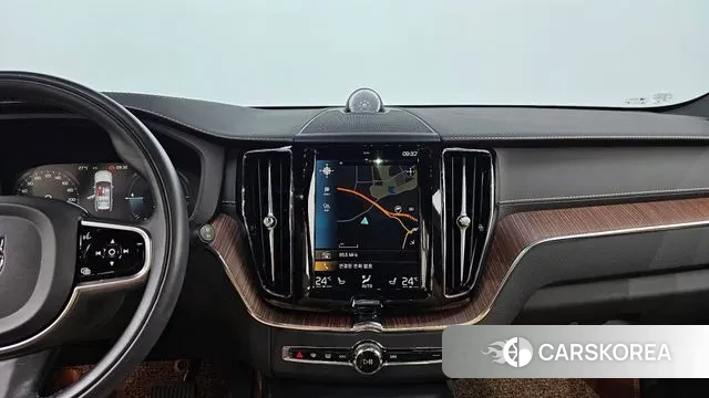 Volvo XC60 second Generation 2020 Белый из Кореи, фото 5