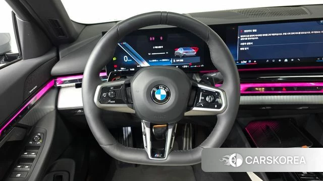 BMW 5 Series (G60) 2024 Светло-серебряный цвет из Кореи, фото 5