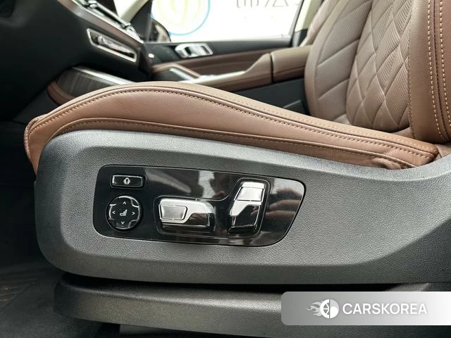 BMW X7 2025 Черный из Китая, фото 5