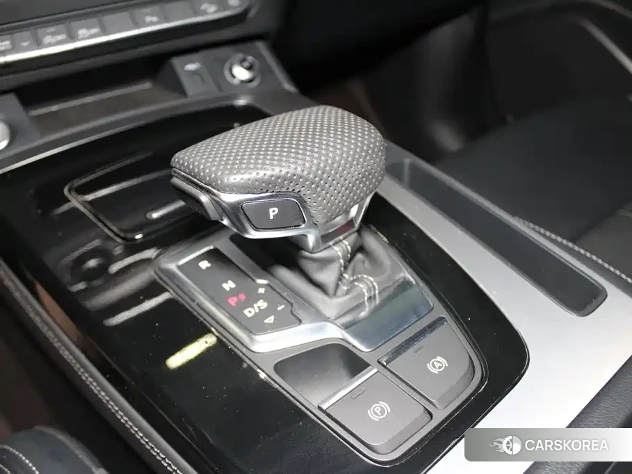 Audi Q5L 2025 Черный из Китая, фото 5