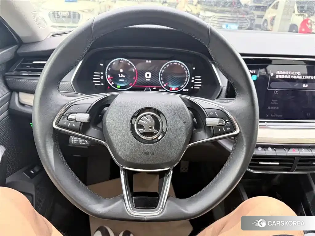 Skoda Octavia 2022 Белый из Китая, фото 5