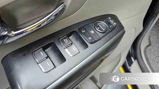 Kia All New Carnival 2018 Желтый из Кореи, фото 5