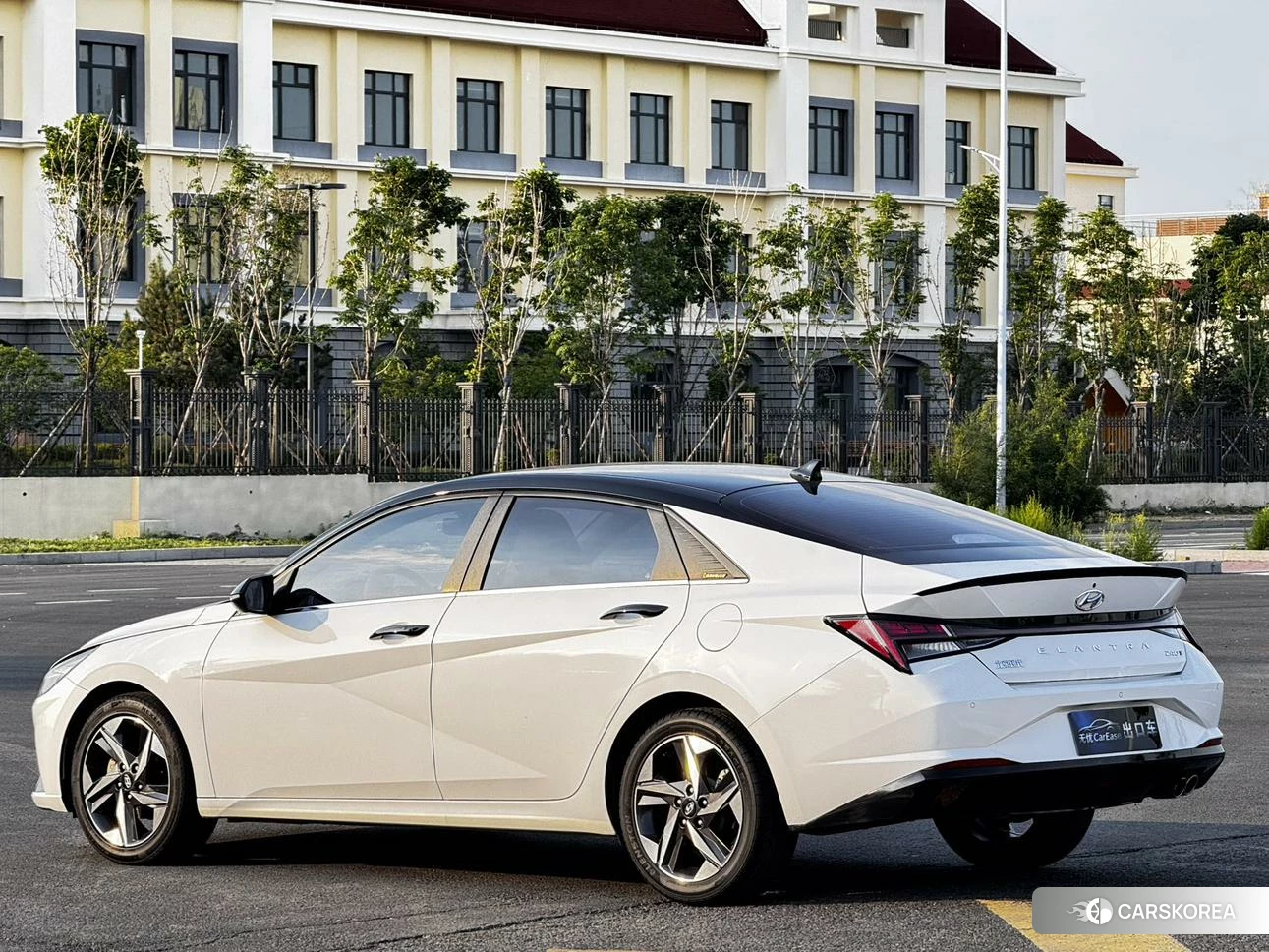 Hyundai Elantra 2022 Белый из Китая, фото 5