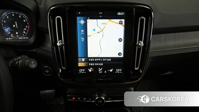 Volvo XC40 2021 Светло-серебряный цвет из Кореи, фото 5