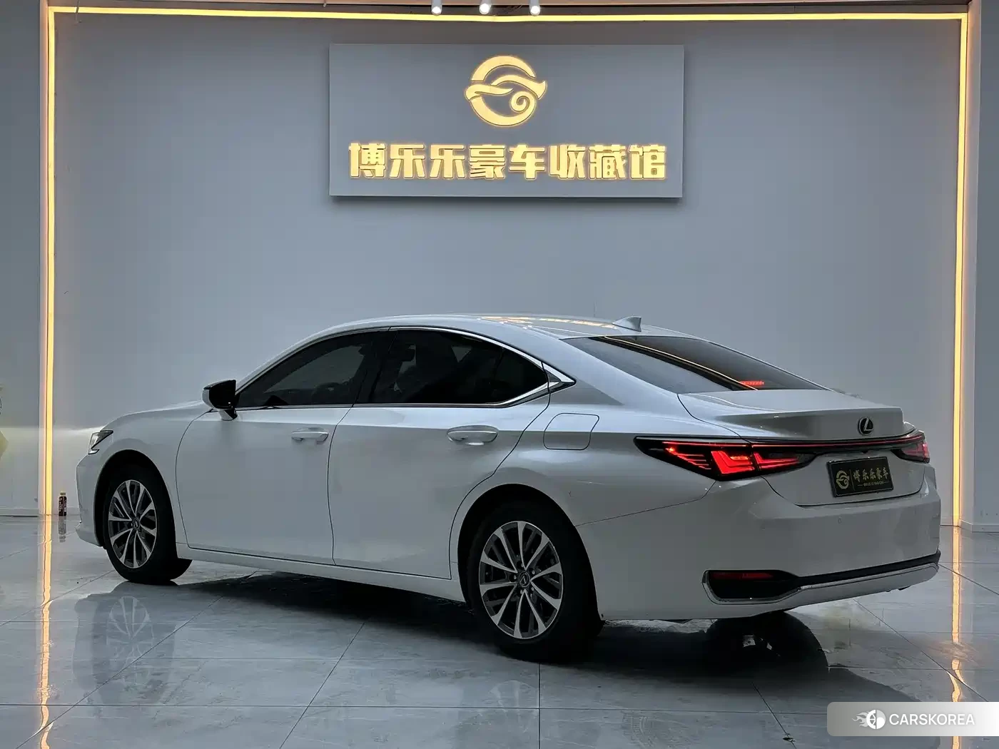 Lexus ES 2025 Белый из Китая, фото 5