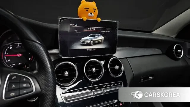 Mercedes-Benz C-Class W205 2018 Серебристо-серый из Кореи, фото 5