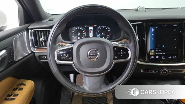 Volvo S60 3rd generation 2021 Белый из Кореи, фото 5