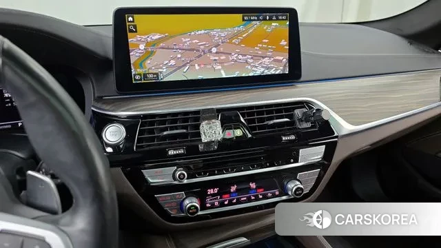 BMW 5 Series (G30) 2020 Белый из Кореи, фото 5