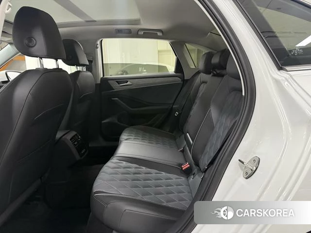 Volkswagen Sagitar 2025 Белый из Китая, фото 5