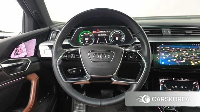 Audi e-Tron 2021 Черный из Кореи, фото 5
