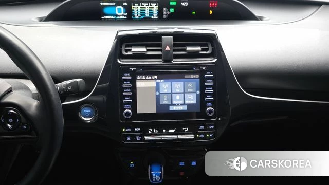 Toyota Prius 4th Generation 2019 Белый из Кореи, фото 5