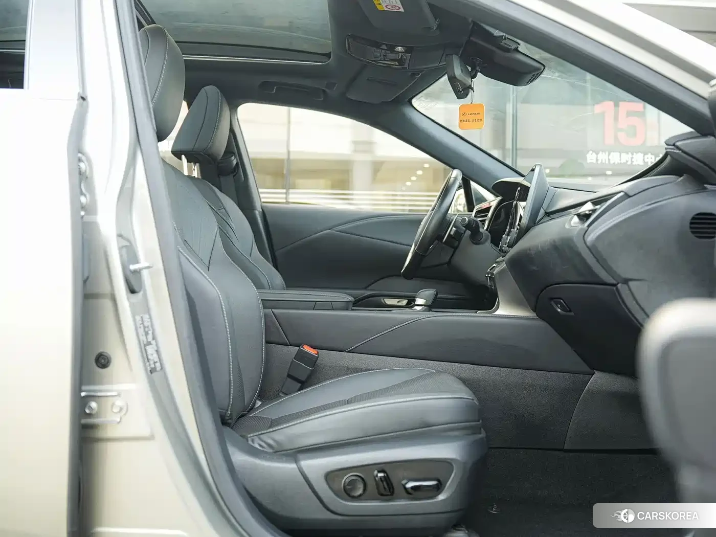 Lexus RX 2023 Silver/gray из Китая, фото 5