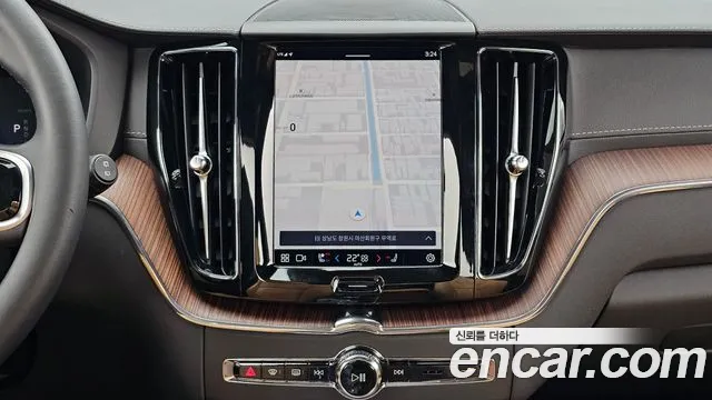 Volvo XC60 second Generation 2024 Белый из Кореи, фото 5