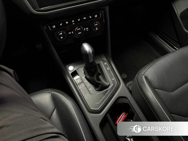 Volkswagen Tiguan second Generation 2020 Белый из Кореи, фото 5