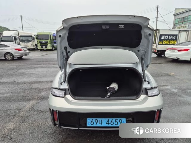 Hyundai Ionic 6 2023 Серебристо-серый из Кореи, фото 5