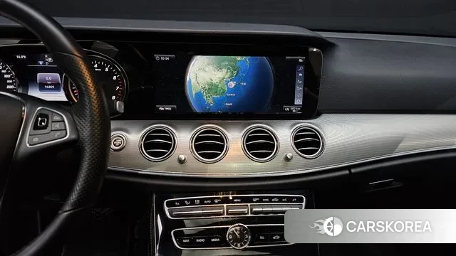 Mercedes-Benz E-Class W213 2018 Белый из Кореи, фото 5