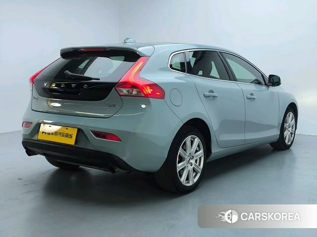 Volvo V40 2018 Синий из Китая, фото 5