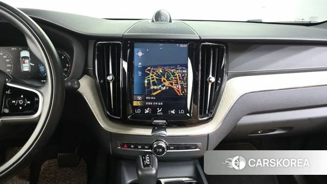Volvo XC60 second Generation 2020 Белый из Кореи, фото 5