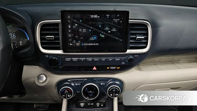 Hyundai Venue 2024 Серебристо-серый из Кореи, фото 5