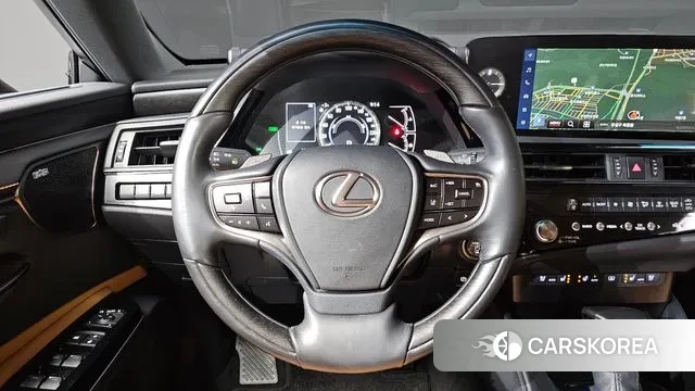 Lexus ES300h 7th generation 2024 Белый из Кореи, фото 5