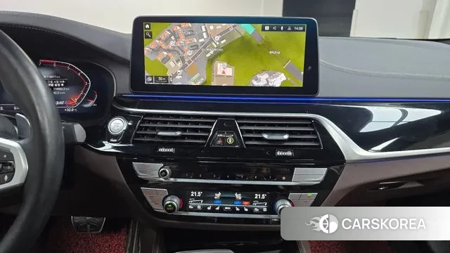 BMW 5 Series (G30) 2021 Белый из Кореи, фото 5