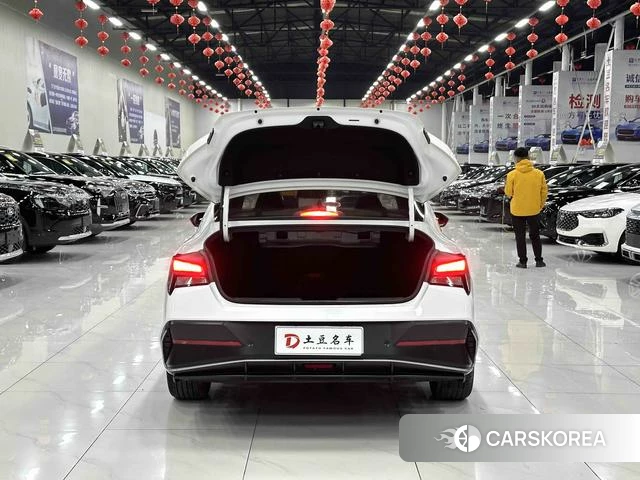 Hyundai Elantra 2023 Белый из Китая, фото 5