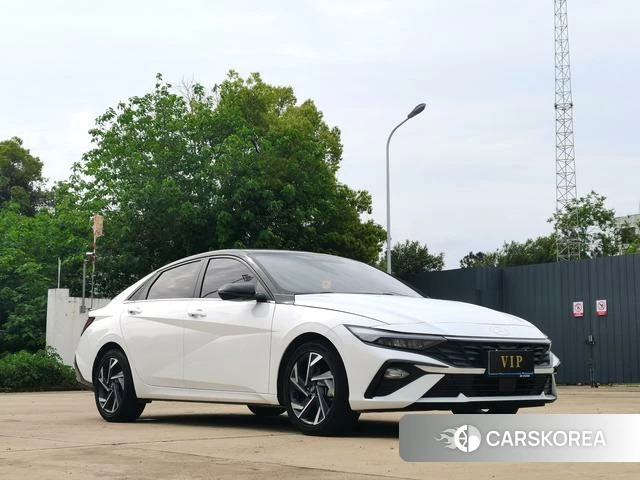 Hyundai Elantra 2023 Белый из Китая, фото 5
