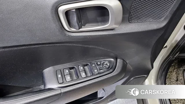 Hyundai Venue 2021 Серебристо-серый из Кореи, фото 5