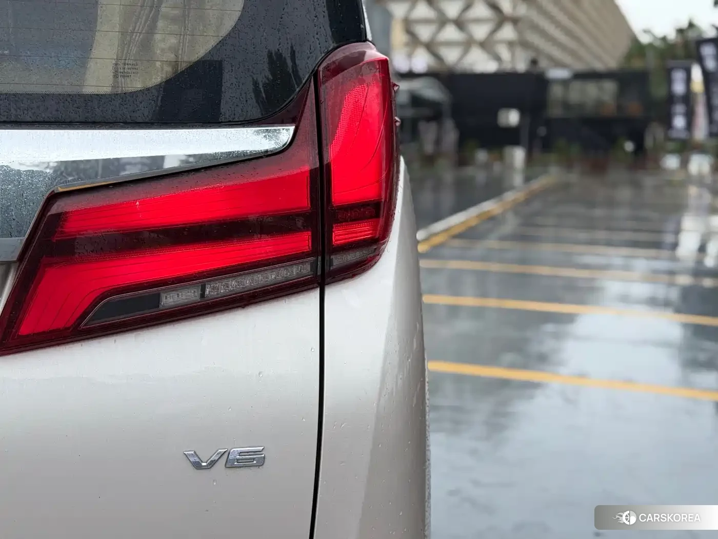 Toyota Elfa 2018 Silver/gray из Китая, фото 5