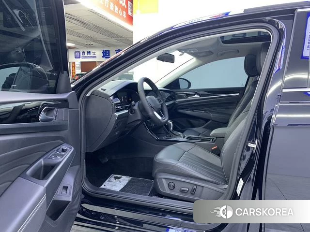 Volkswagen Passat 2022 Черный из Китая, фото 5