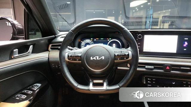 Kia K5 3rd generation 2023 Черный из Кореи, фото 5