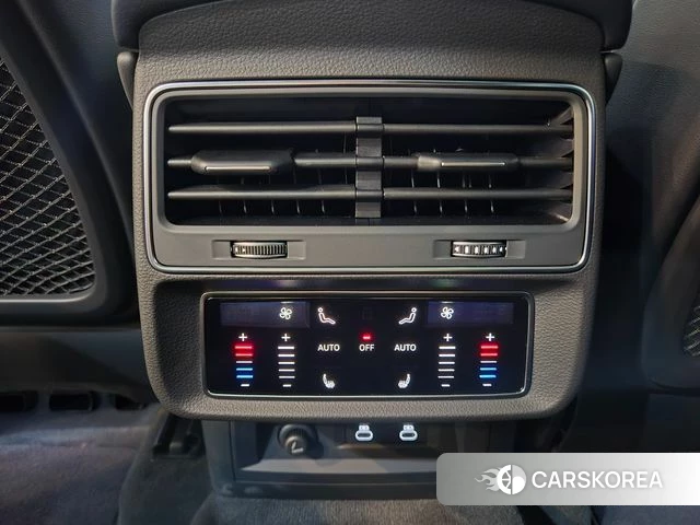 Audi Q7 (4M) 2026 Серый из Кореи, фото 5