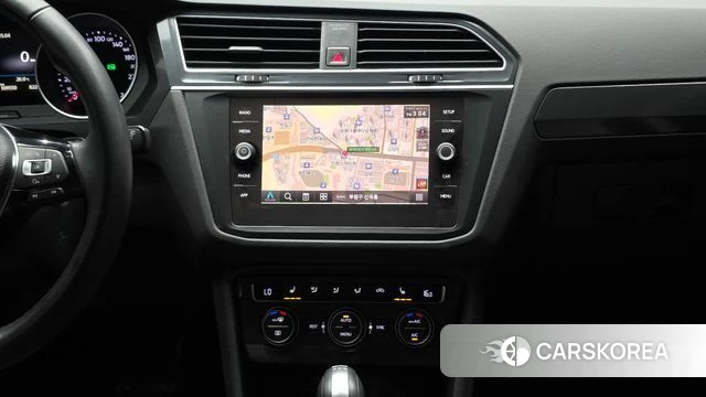 Volkswagen Tiguan second Generation 2018 Серебряный из Кореи, фото 5