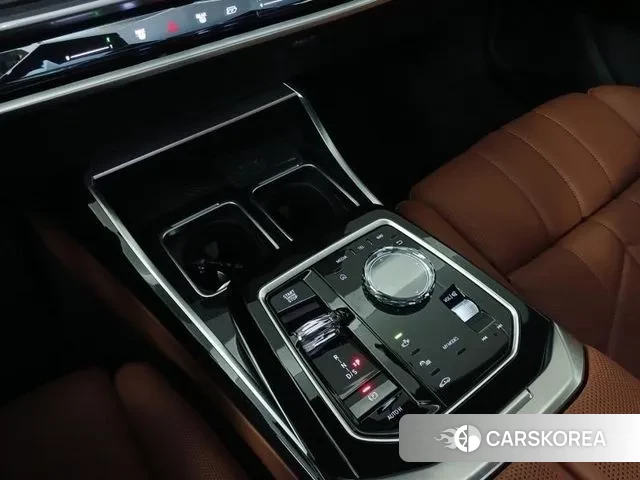 BMW 7 Series (G70) 2025 Черный из Кореи, фото 5