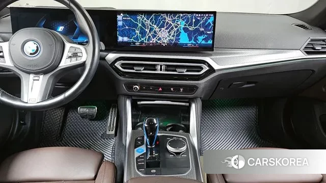 BMW i4 2022 Серебристо-серый из Кореи, фото 5