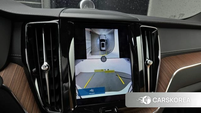 Volvo XC60 second Generation 2023 Белый из Кореи, фото 5